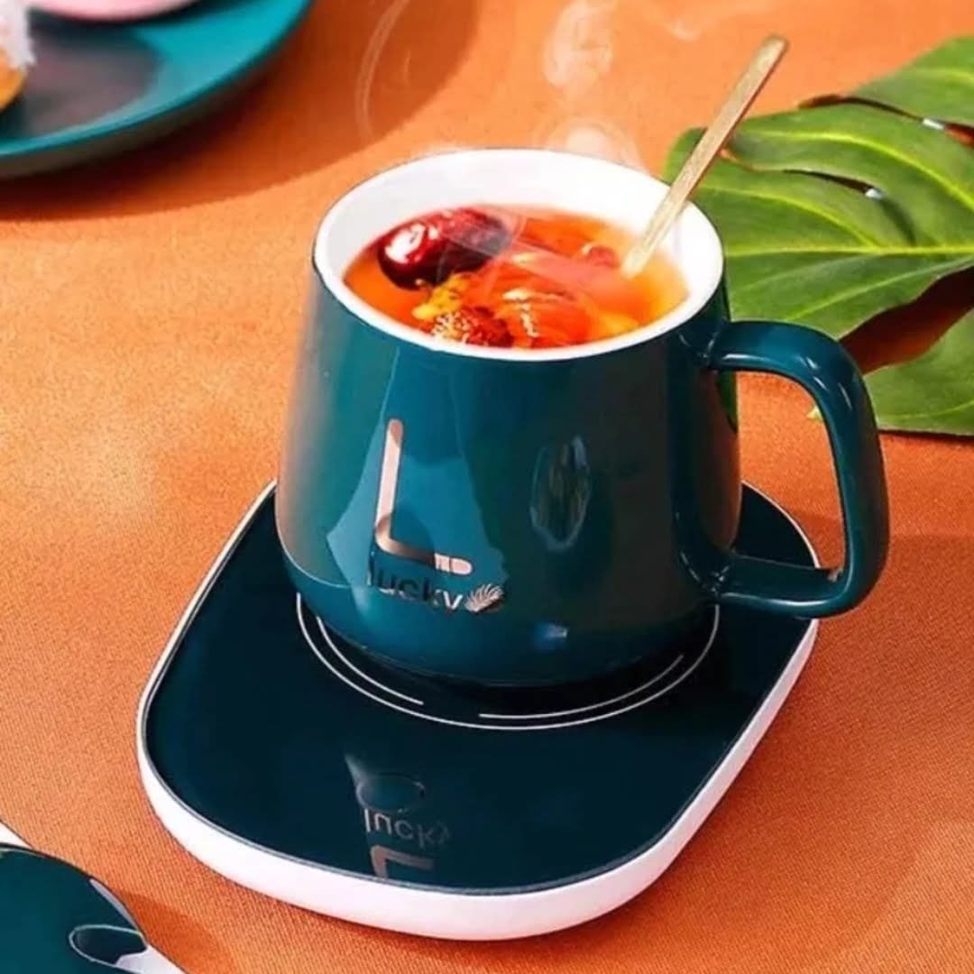 Warm cup coffee mug with constant heat